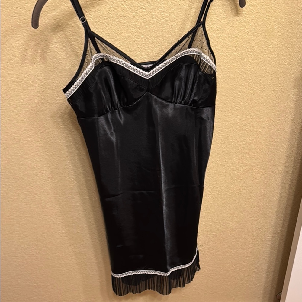 Black satin nightgown - Size Small
